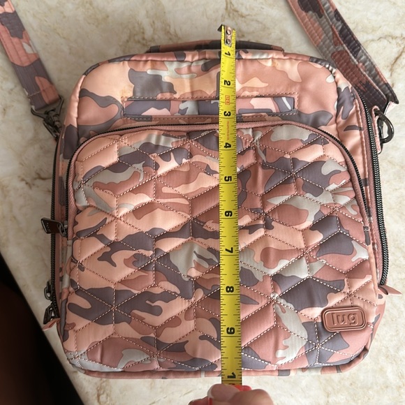 Lug crossbody bag. - Picture 7 of 8